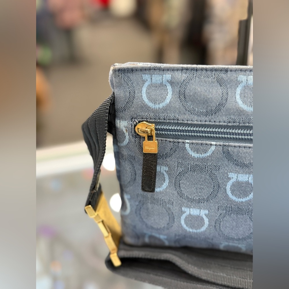 Salvatore Ferragamo Vintage Denim Gancini Monogram w Dust Bag - Picture 2 of 4